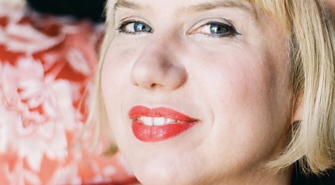 Anji Bee Releases Holiday Single